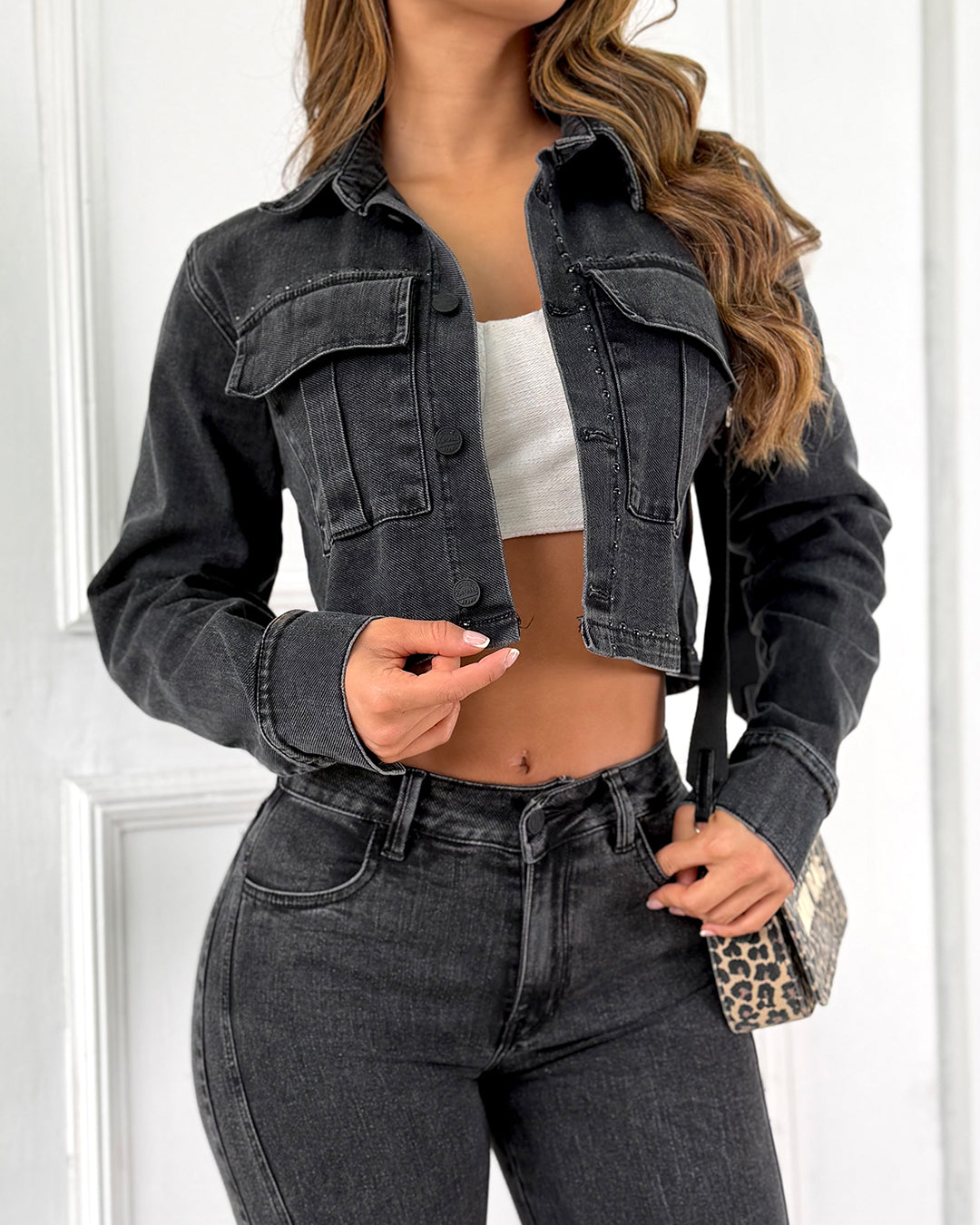 Chaqueta Denim Negra con Bolsillos