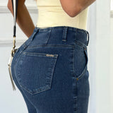 Jean Mom Fit Azul Oscuro con Pretina de Doble Botón