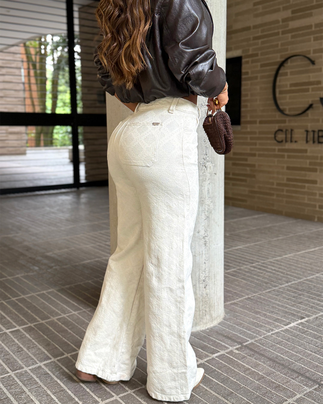 Pantalón Wide Leg Beige Texturizado